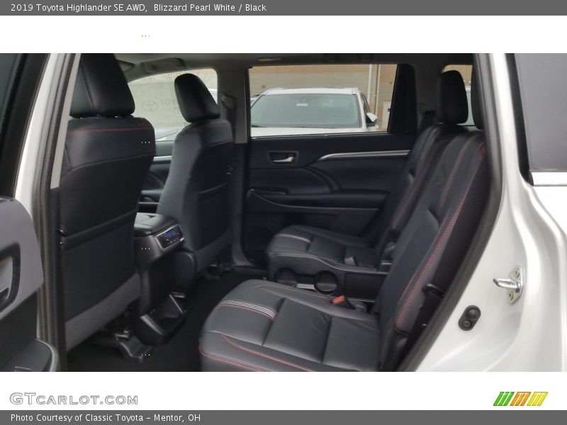 Blizzard Pearl White / Black 2019 Toyota Highlander SE AWD
