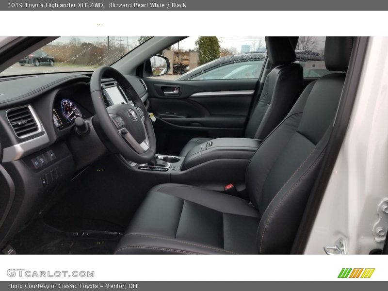 Blizzard Pearl White / Black 2019 Toyota Highlander XLE AWD