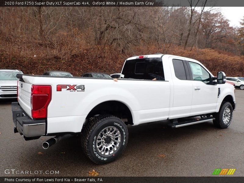Oxford White / Medium Earth Gray 2020 Ford F250 Super Duty XLT SuperCab 4x4