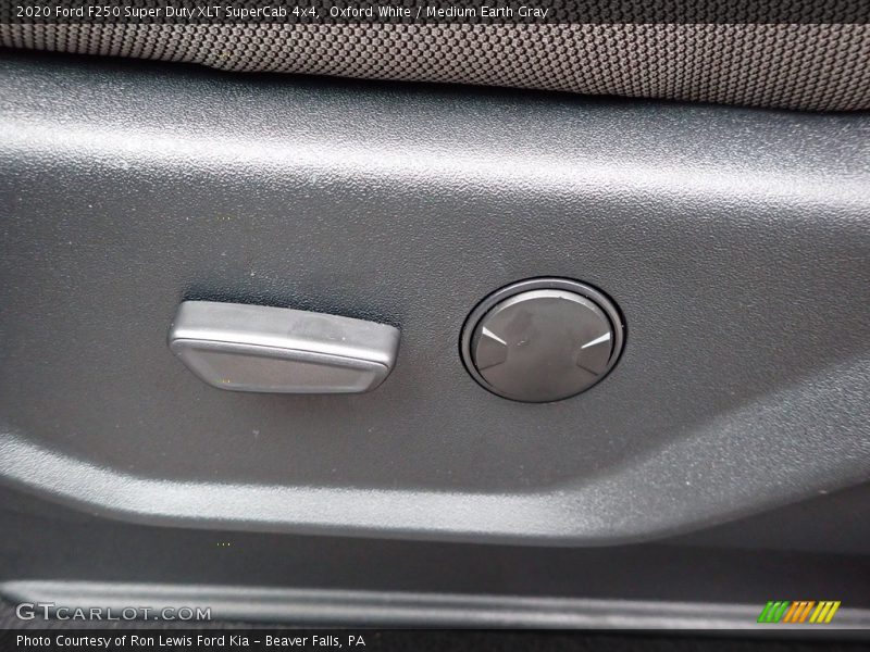 Oxford White / Medium Earth Gray 2020 Ford F250 Super Duty XLT SuperCab 4x4