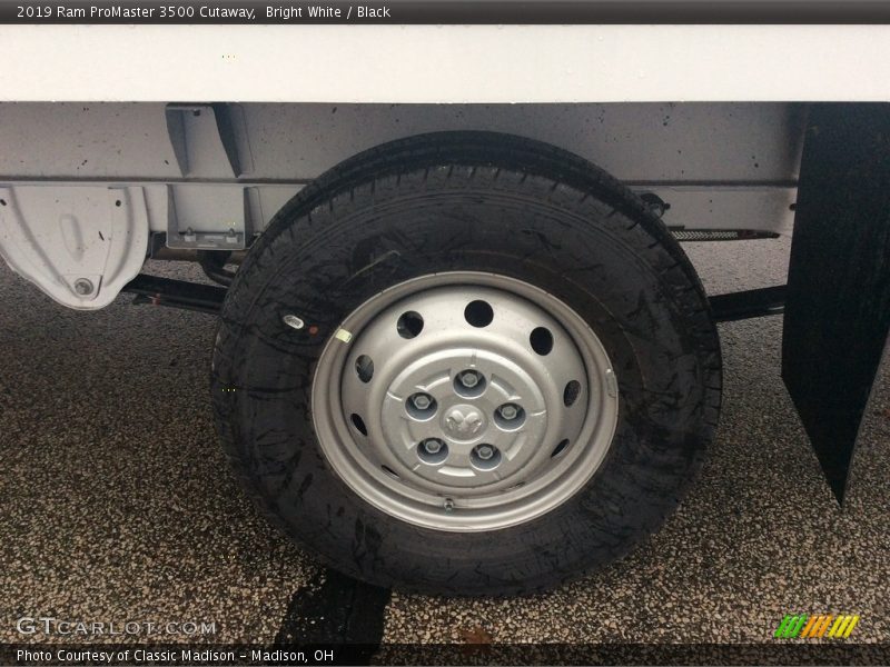 Bright White / Black 2019 Ram ProMaster 3500 Cutaway