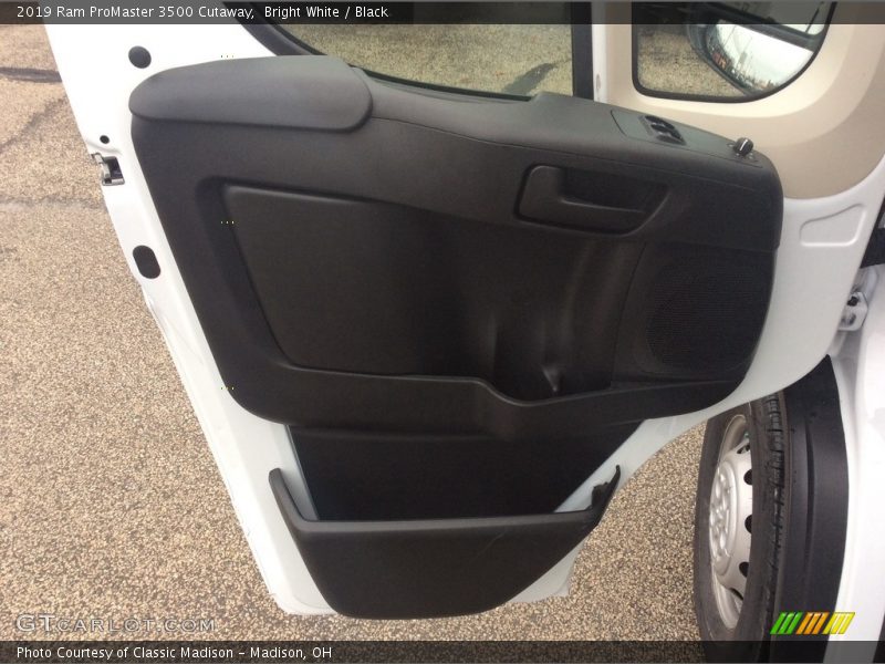 Bright White / Black 2019 Ram ProMaster 3500 Cutaway