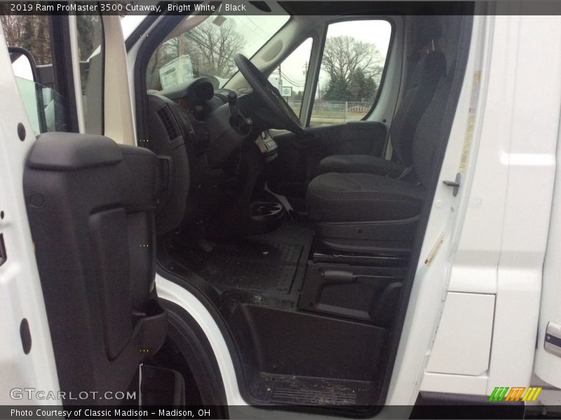 Bright White / Black 2019 Ram ProMaster 3500 Cutaway