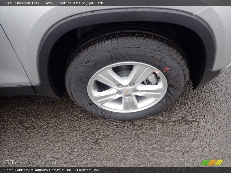 Silver Ice Metallic / Jet Black 2020 Chevrolet Trax LT AWD