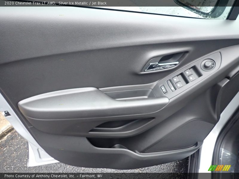 Silver Ice Metallic / Jet Black 2020 Chevrolet Trax LT AWD