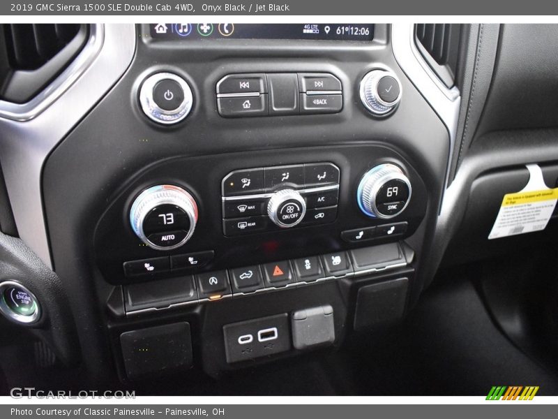 Onyx Black / Jet Black 2019 GMC Sierra 1500 SLE Double Cab 4WD