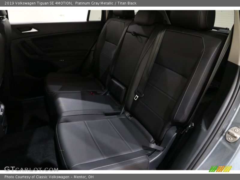 Platinum Gray Metallic / Titan Black 2019 Volkswagen Tiguan SE 4MOTION