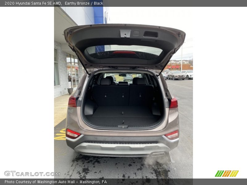  2020 Santa Fe SE AWD Trunk