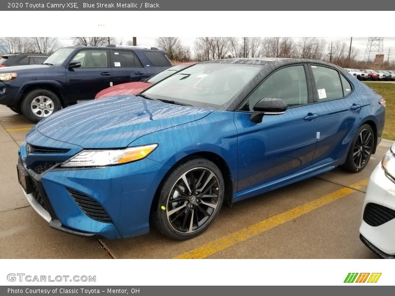 Front 3/4 View of 2020 Camry XSE