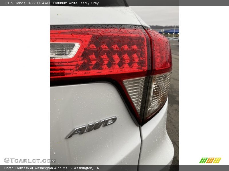 Platinum White Pearl / Gray 2019 Honda HR-V LX AWD