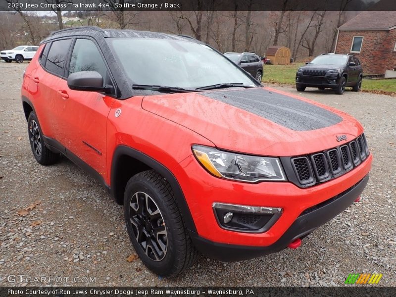 Front 3/4 View of 2020 Compass Trailhawk 4x4