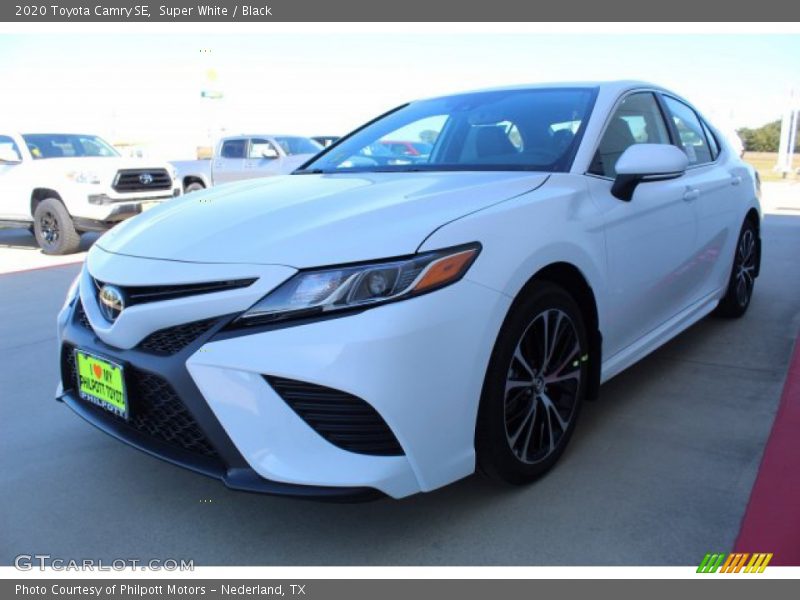 Super White / Black 2020 Toyota Camry SE