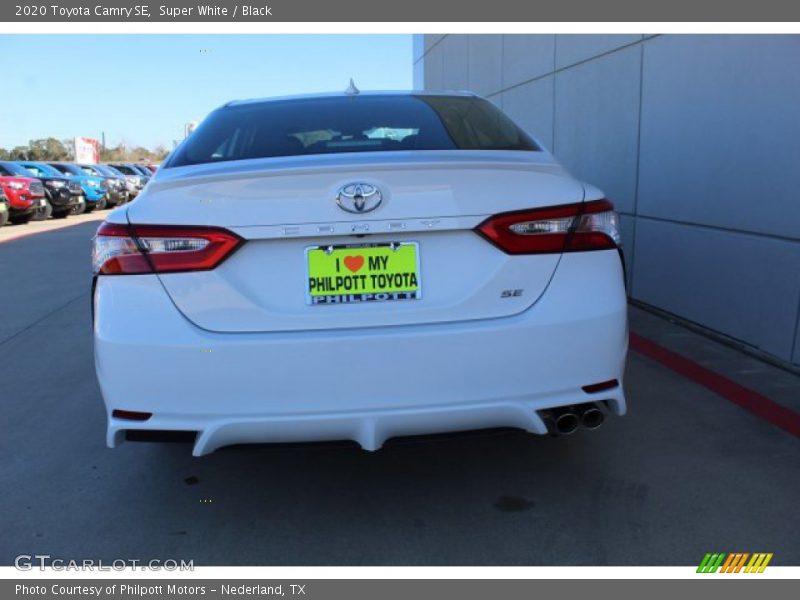 Super White / Black 2020 Toyota Camry SE