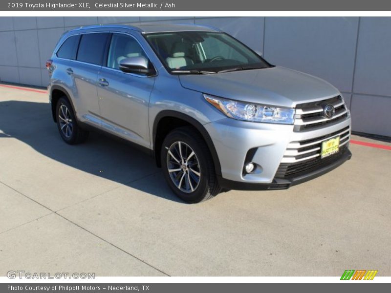 Celestial Silver Metallic / Ash 2019 Toyota Highlander XLE