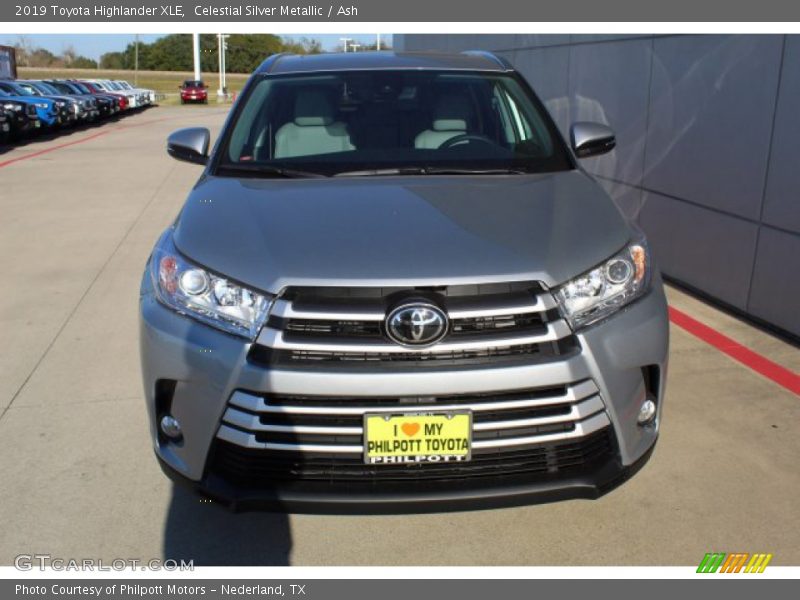 Celestial Silver Metallic / Ash 2019 Toyota Highlander XLE