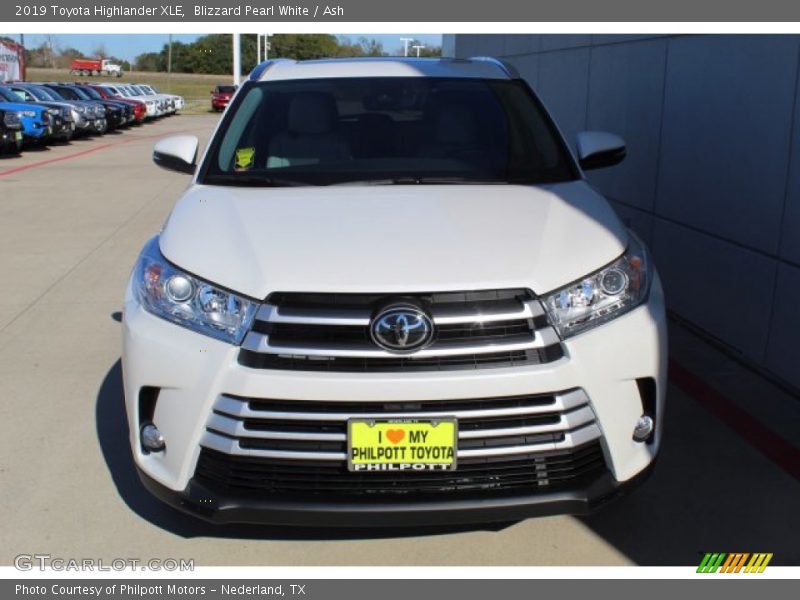Blizzard Pearl White / Ash 2019 Toyota Highlander XLE