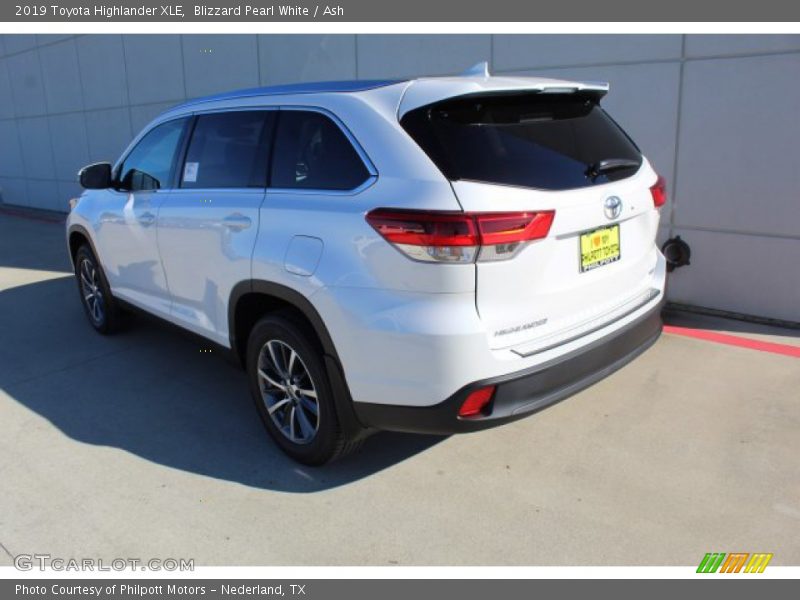 Blizzard Pearl White / Ash 2019 Toyota Highlander XLE