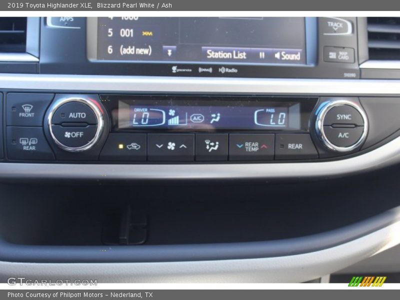 Blizzard Pearl White / Ash 2019 Toyota Highlander XLE