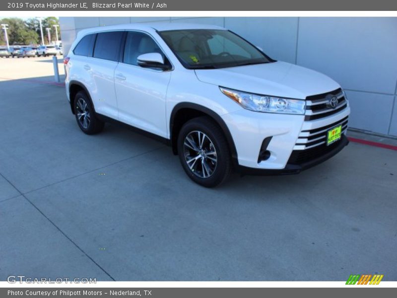 Blizzard Pearl White / Ash 2019 Toyota Highlander LE