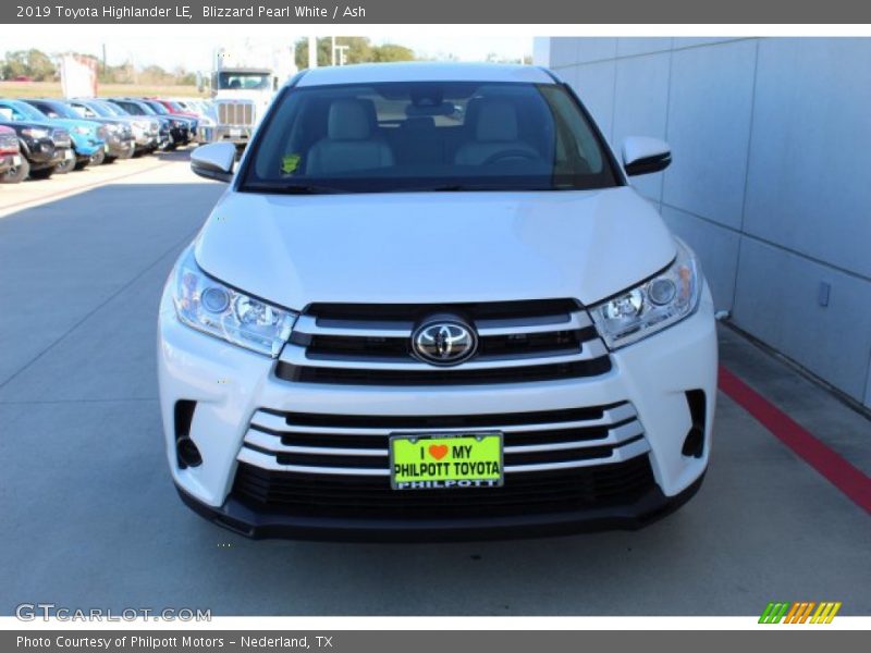 Blizzard Pearl White / Ash 2019 Toyota Highlander LE