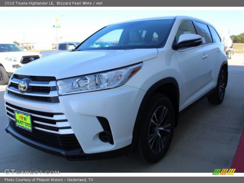 Blizzard Pearl White / Ash 2019 Toyota Highlander LE