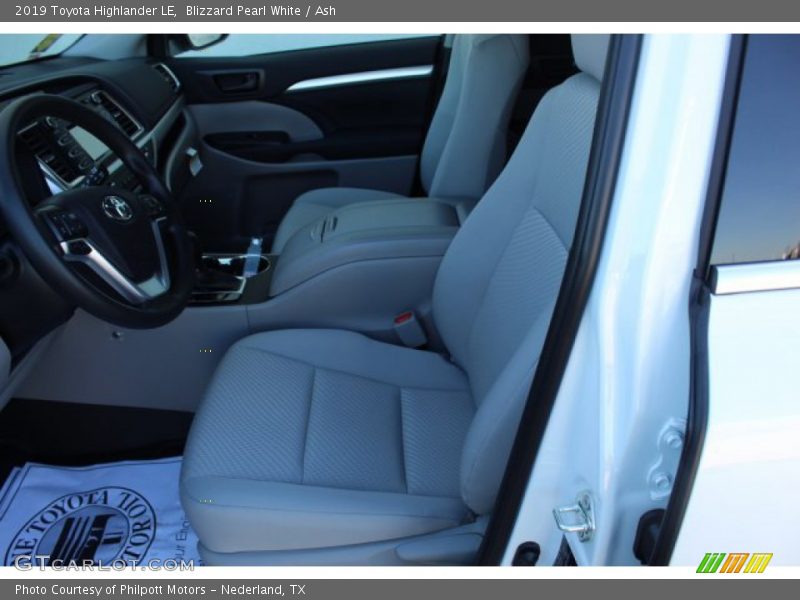 Blizzard Pearl White / Ash 2019 Toyota Highlander LE