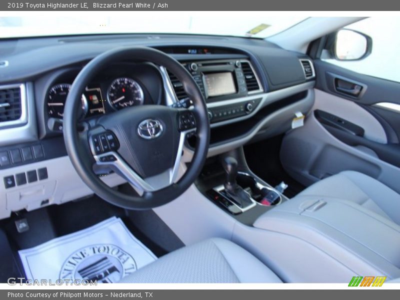 Blizzard Pearl White / Ash 2019 Toyota Highlander LE