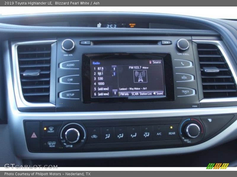 Blizzard Pearl White / Ash 2019 Toyota Highlander LE
