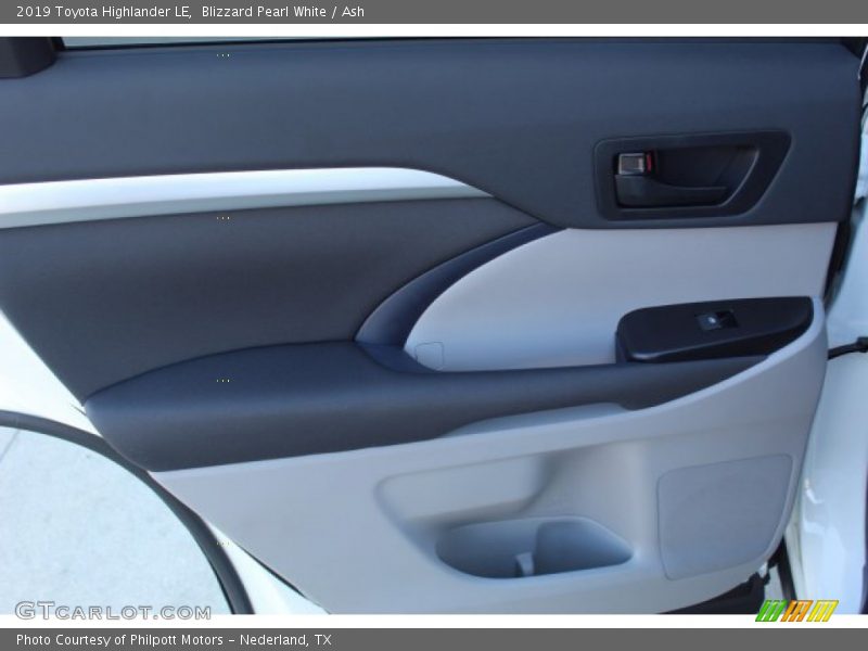 Blizzard Pearl White / Ash 2019 Toyota Highlander LE
