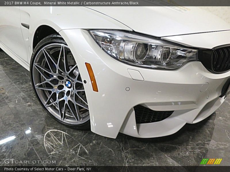 Mineral White Metallic / Carbonstructure Anthracite/Black 2017 BMW M4 Coupe