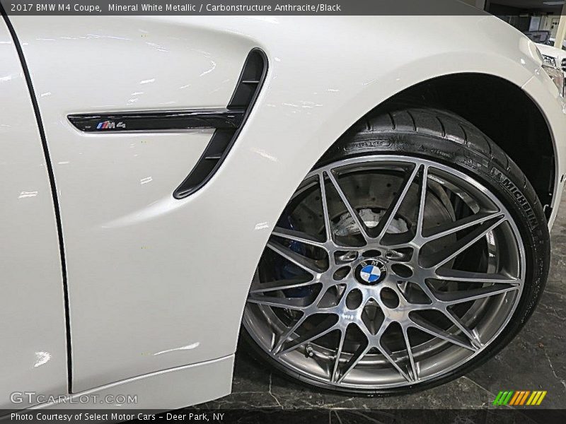 Mineral White Metallic / Carbonstructure Anthracite/Black 2017 BMW M4 Coupe