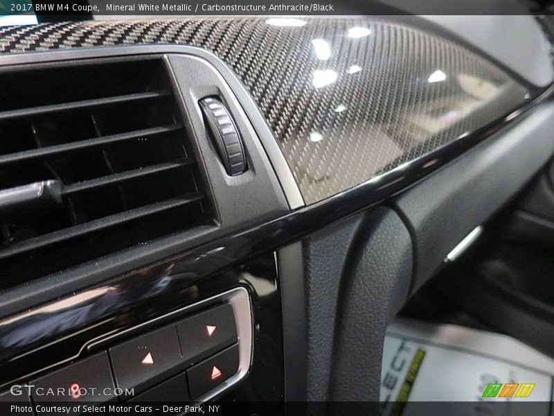 Mineral White Metallic / Carbonstructure Anthracite/Black 2017 BMW M4 Coupe