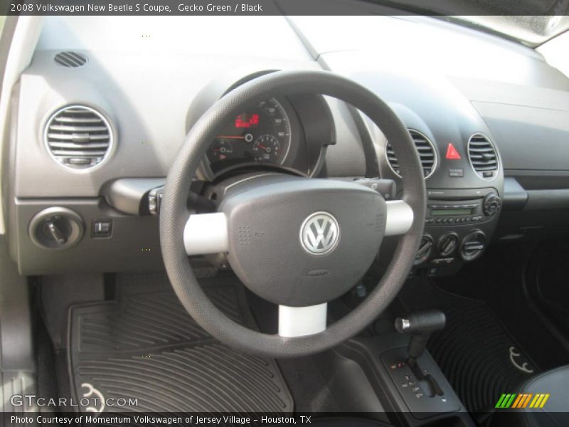 Gecko Green / Black 2008 Volkswagen New Beetle S Coupe
