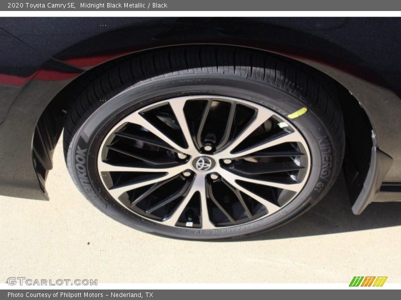 Midnight Black Metallic / Black 2020 Toyota Camry SE