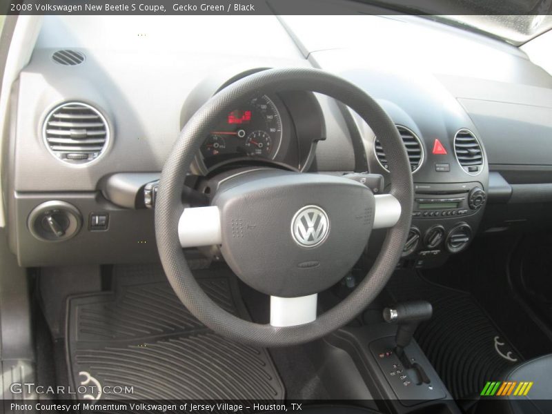 Gecko Green / Black 2008 Volkswagen New Beetle S Coupe