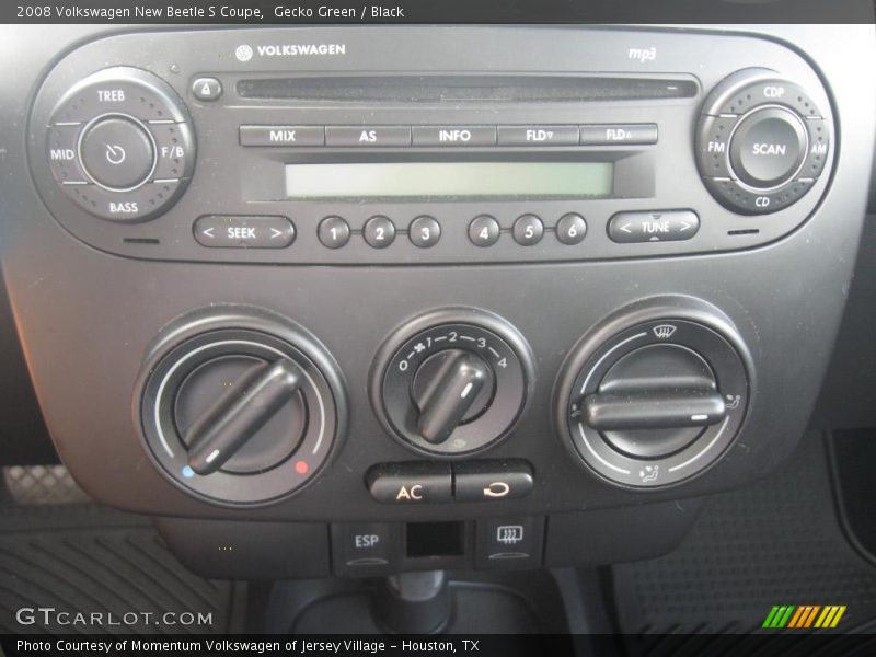Gecko Green / Black 2008 Volkswagen New Beetle S Coupe