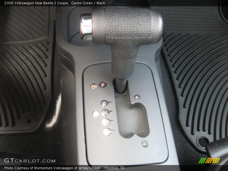 Gecko Green / Black 2008 Volkswagen New Beetle S Coupe