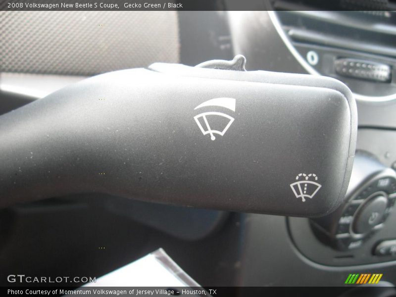 Gecko Green / Black 2008 Volkswagen New Beetle S Coupe