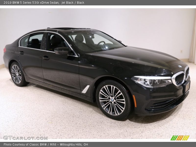 Jet Black / Black 2019 BMW 5 Series 530i xDrive Sedan