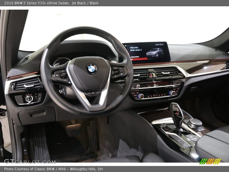 Jet Black / Black 2019 BMW 5 Series 530i xDrive Sedan
