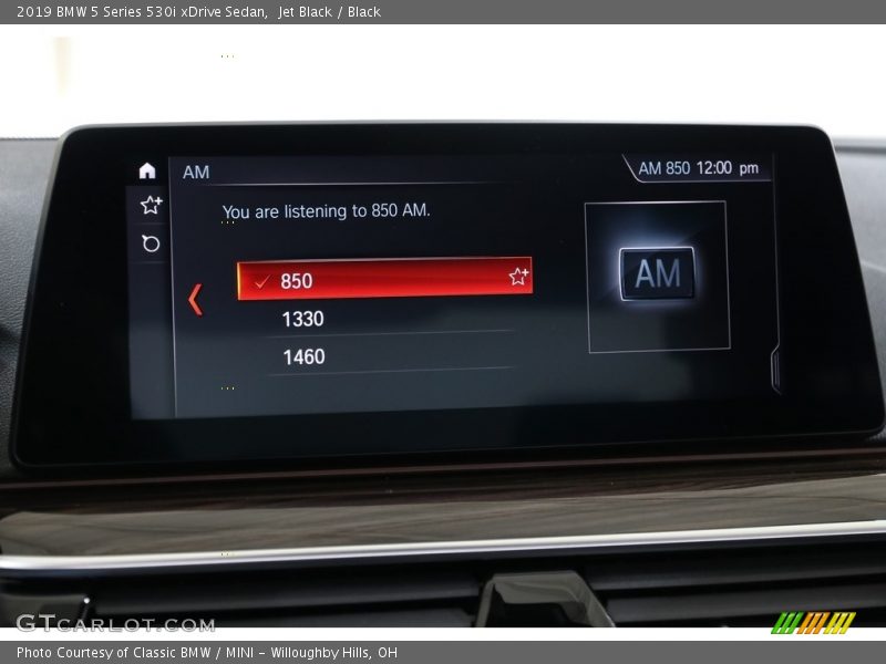 Jet Black / Black 2019 BMW 5 Series 530i xDrive Sedan