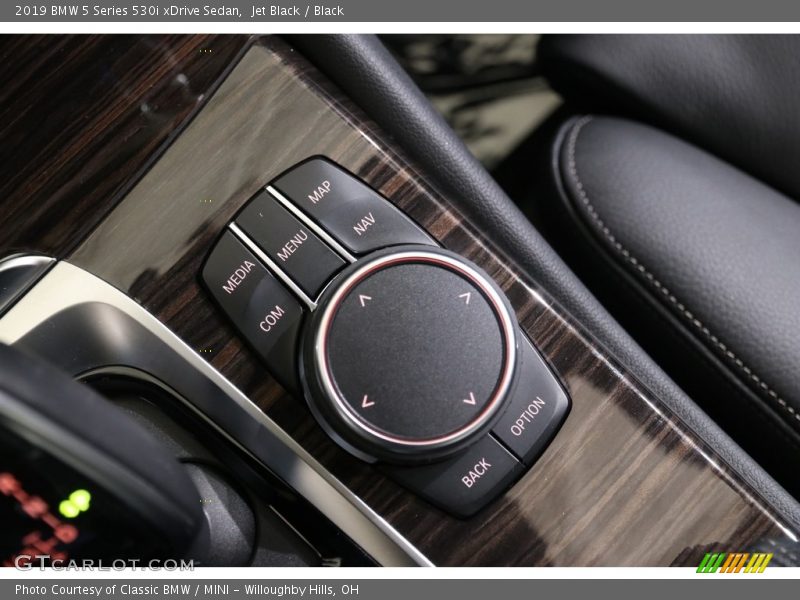 Jet Black / Black 2019 BMW 5 Series 530i xDrive Sedan