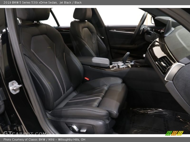 Jet Black / Black 2019 BMW 5 Series 530i xDrive Sedan