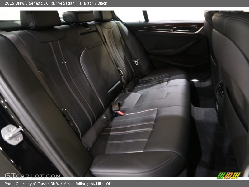 Jet Black / Black 2019 BMW 5 Series 530i xDrive Sedan