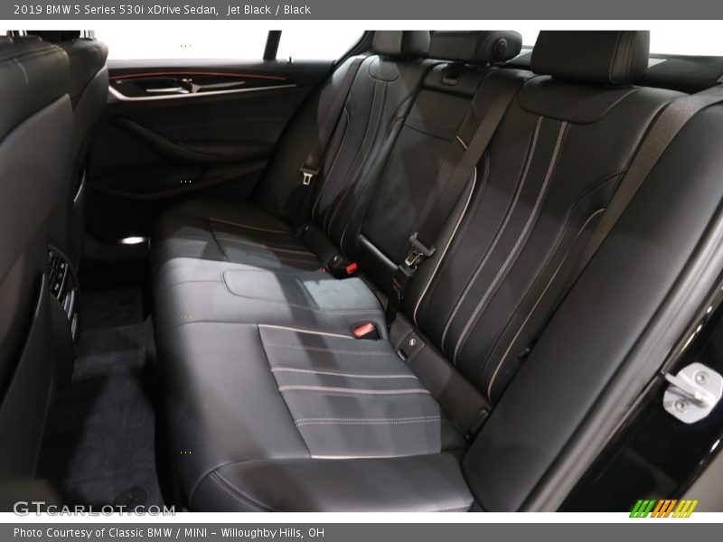 Jet Black / Black 2019 BMW 5 Series 530i xDrive Sedan