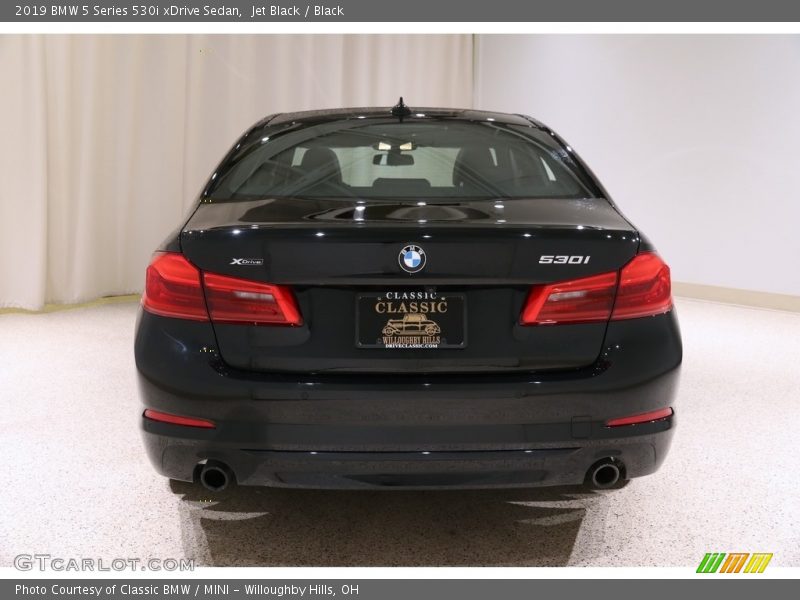 Jet Black / Black 2019 BMW 5 Series 530i xDrive Sedan