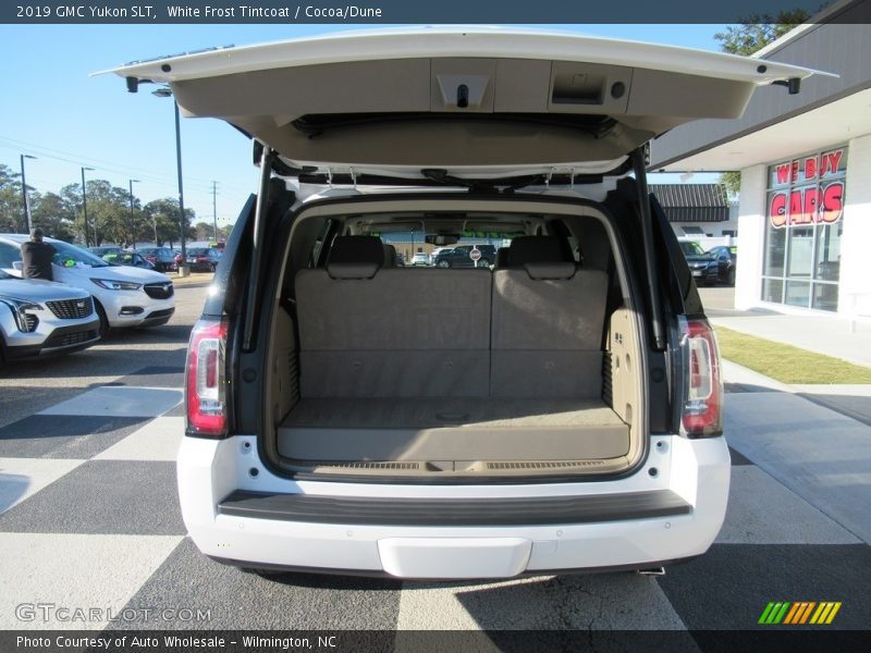 White Frost Tintcoat / Cocoa/Dune 2019 GMC Yukon SLT