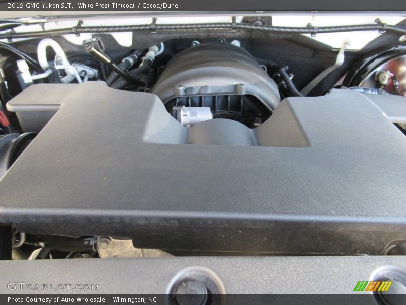 White Frost Tintcoat / Cocoa/Dune 2019 GMC Yukon SLT
