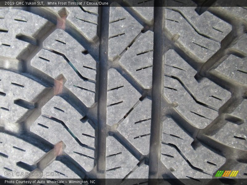 White Frost Tintcoat / Cocoa/Dune 2019 GMC Yukon SLT