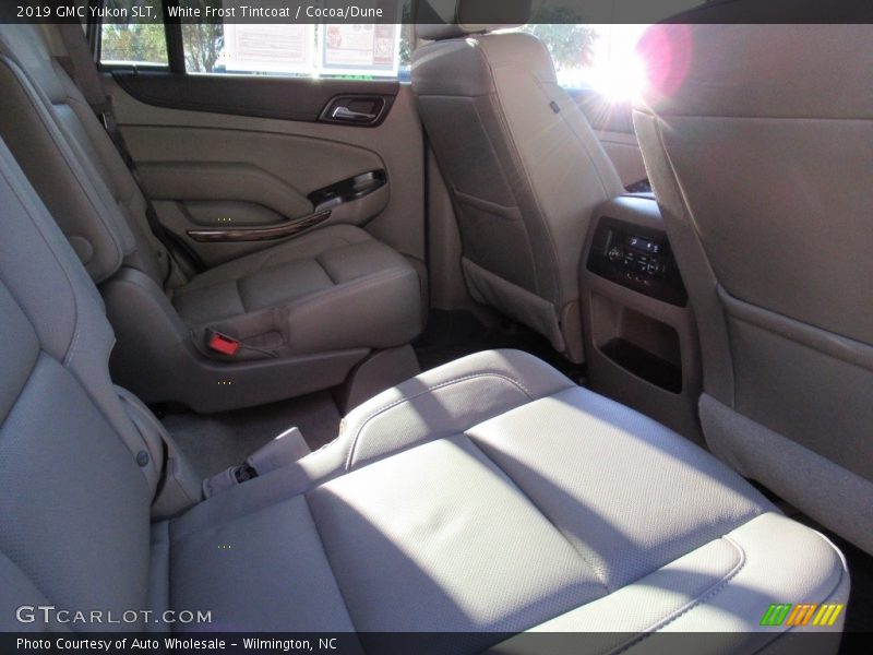 White Frost Tintcoat / Cocoa/Dune 2019 GMC Yukon SLT